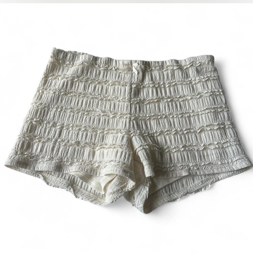 Wild Fable cream colored ruffle bloomer shorts
